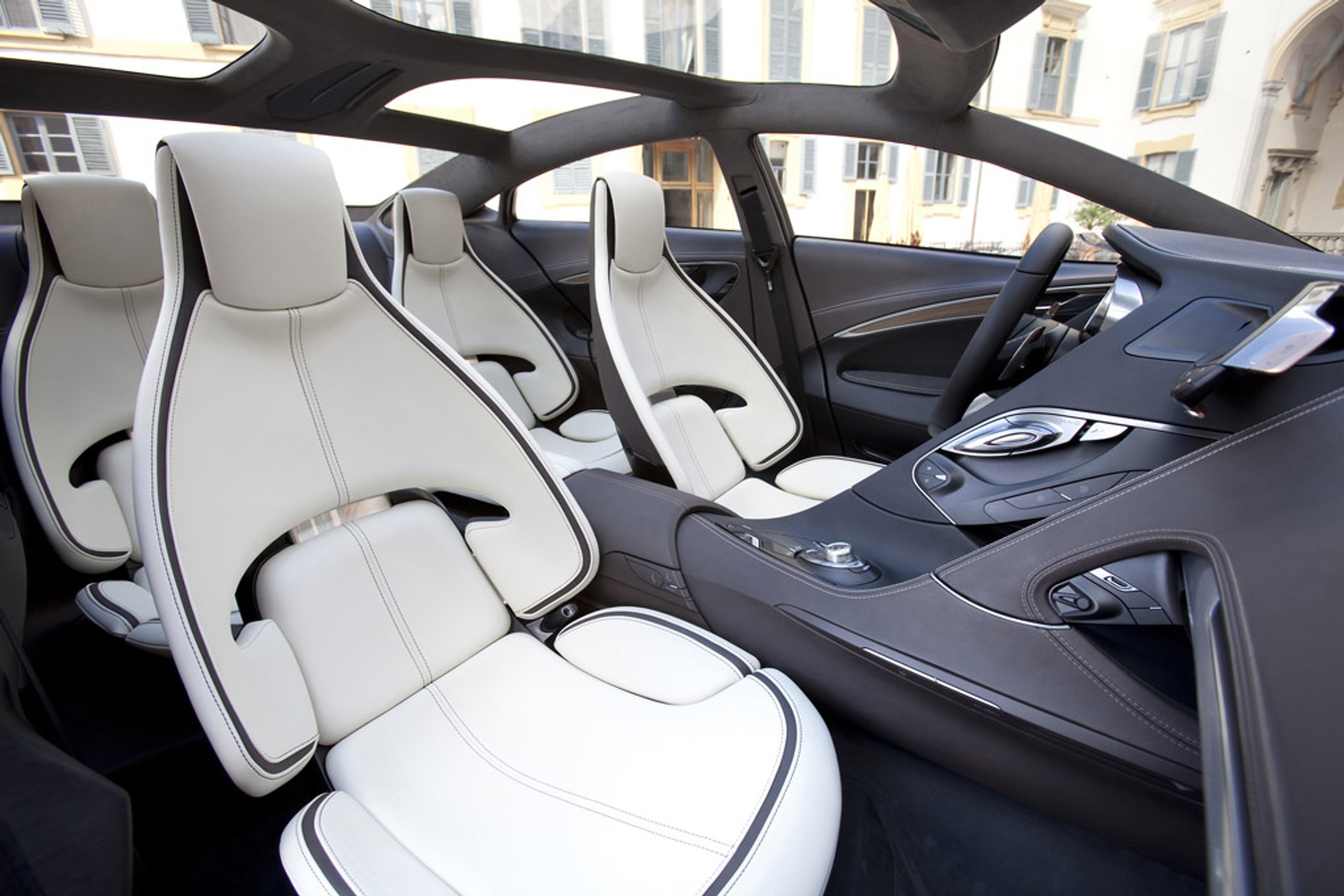 Mazda Shinari: Sprężysta siła