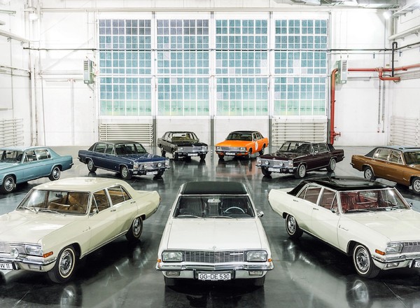 Retro Motor Show Poznań: zabytkowe Ople na stoisku Auto Świat Classic