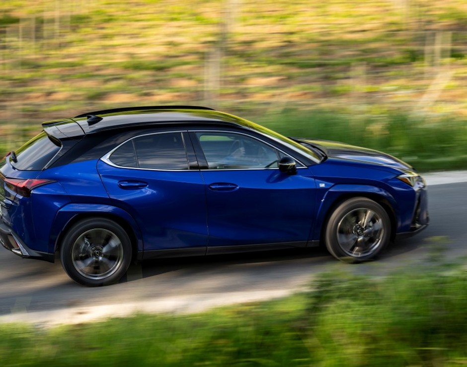 Lexus UX 2024