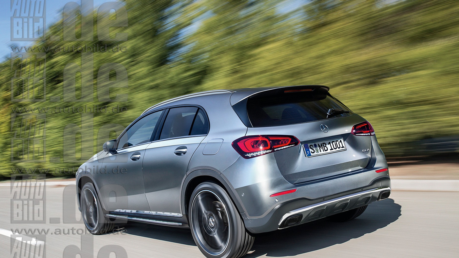 Mercedes GLA drugiej generacji z większą niż w poprzedniku przestrzenią ładunkową i niżej umieszczoną krawędzią bagażnika będzie także bardziej funkcjonalny