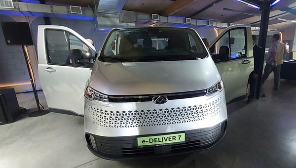 Elektryczny dostawczak z Chin wchodzi na polski rynek. Jak wygląda i ile kosztuje Maxus 
e-Deliver 7
