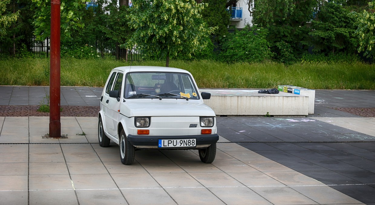 Rekompensaty za przedpłaty na polskie fiaty rosną, ale chętnych nie ma. Ministerstwo rozważa wygaszenie programu