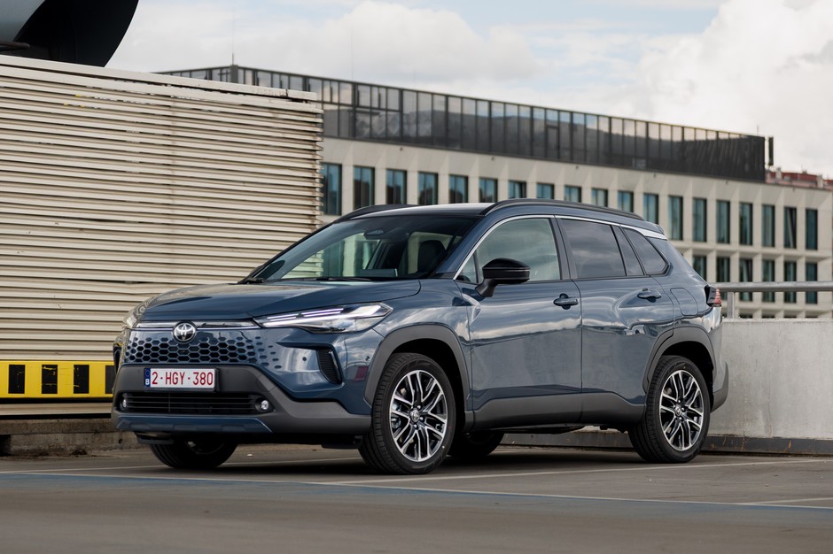 Toyota Corolla Cross Executive 2.0 Hybrid Dynamic Force 178 KM AWD-i e-CVT