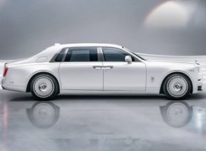 Rolls-Royce Phantom dojrzał niczym najlepsze wino. O perfekcji stanowią drobiazgi