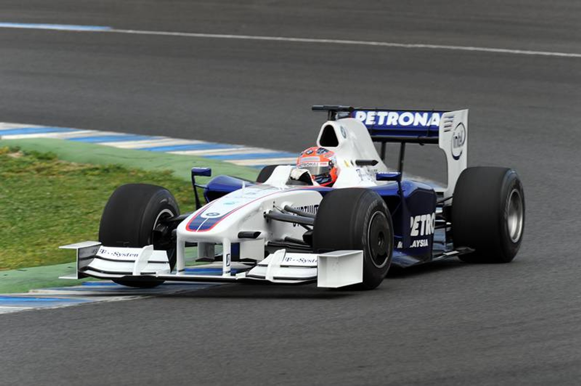 Formuła 1: fotogaleria z testów przed sezonem 2009