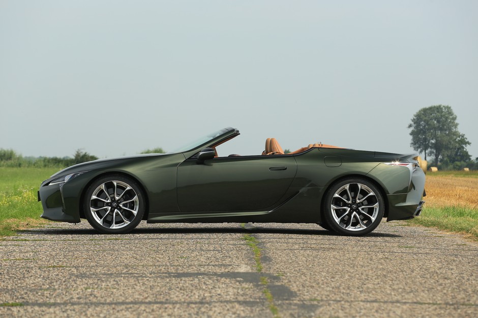 Lexus LC 500 Convertible (2021)