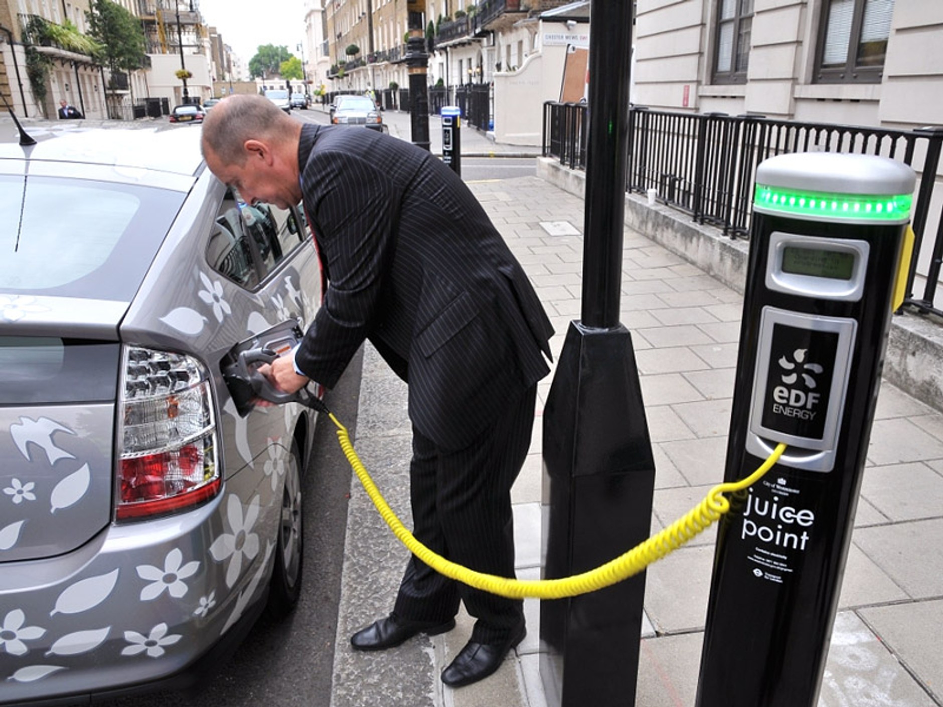 Toyota Prius PHV – elektromobil ładowany z gniazdka na testach w Wielkiej Brytanii