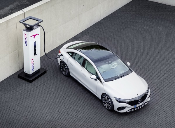 BMW i Daimler pozwani za niechęć do szybszej redukcji CO2