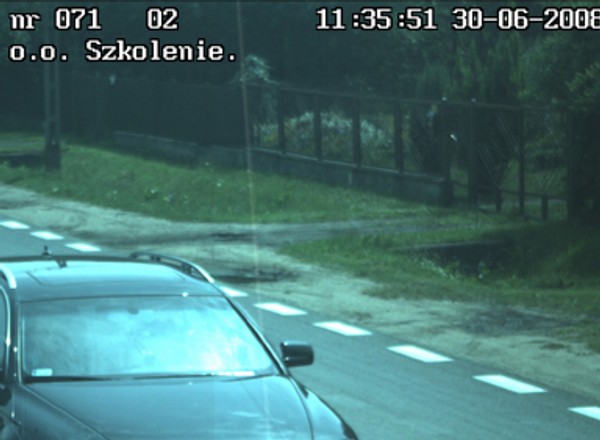 Zdjęcie z fotoradaru! Radzimy co robić gdy nie widać twarzy kierowcy