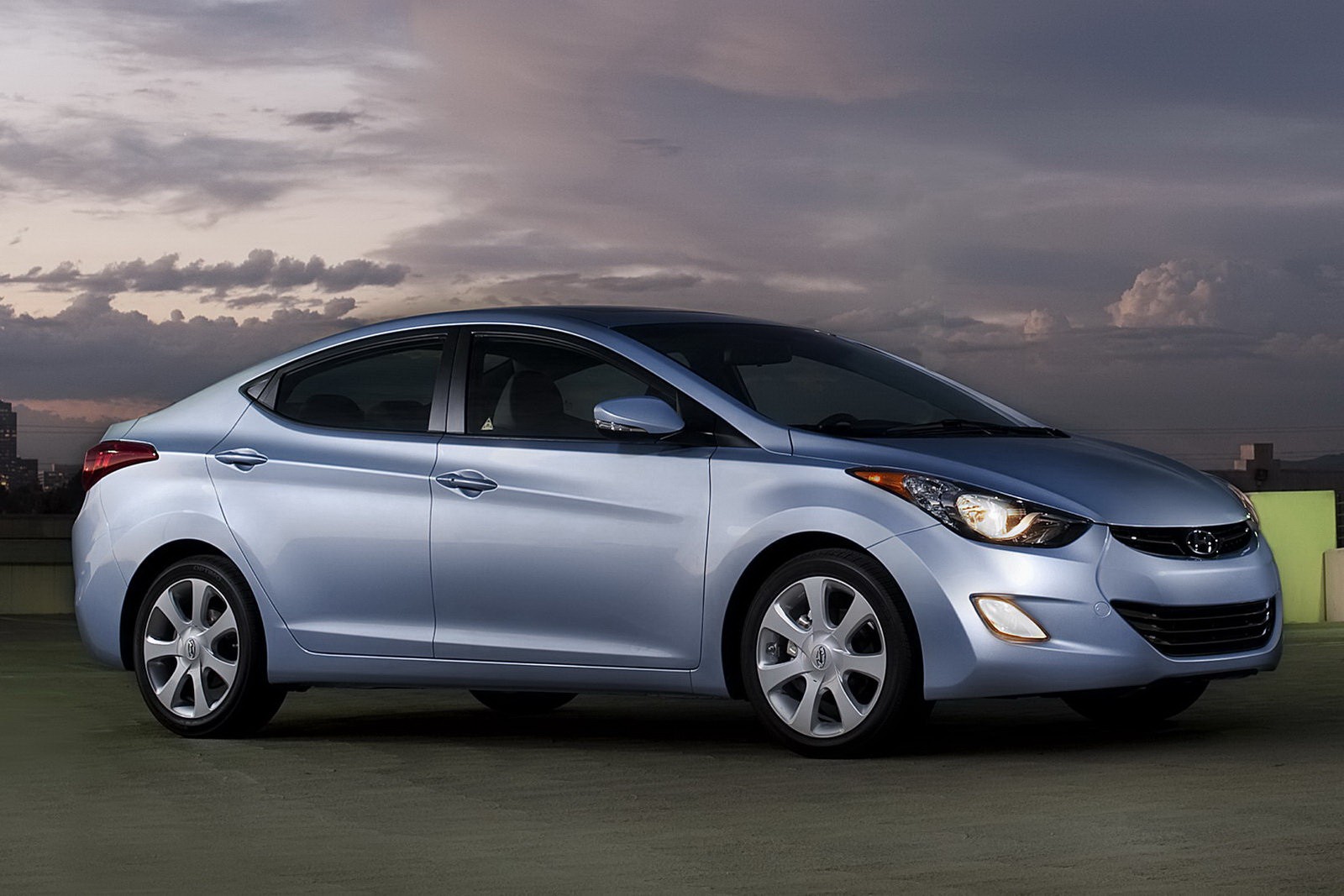 Hyundai Elantra debiutuje w Los Angeles