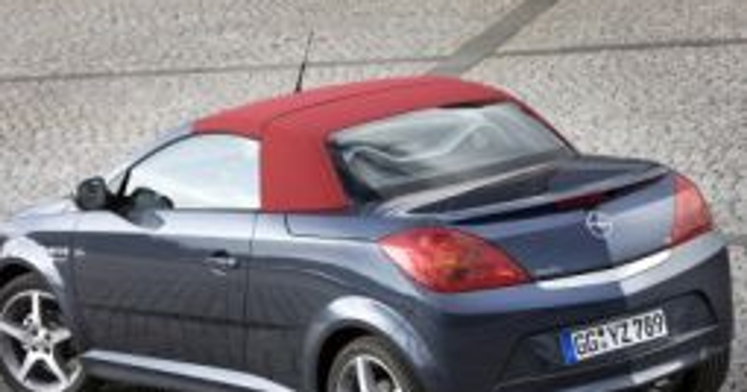 Genewa 2008: Opel Tigra TwinTop „Illusion“ – gra pozorów