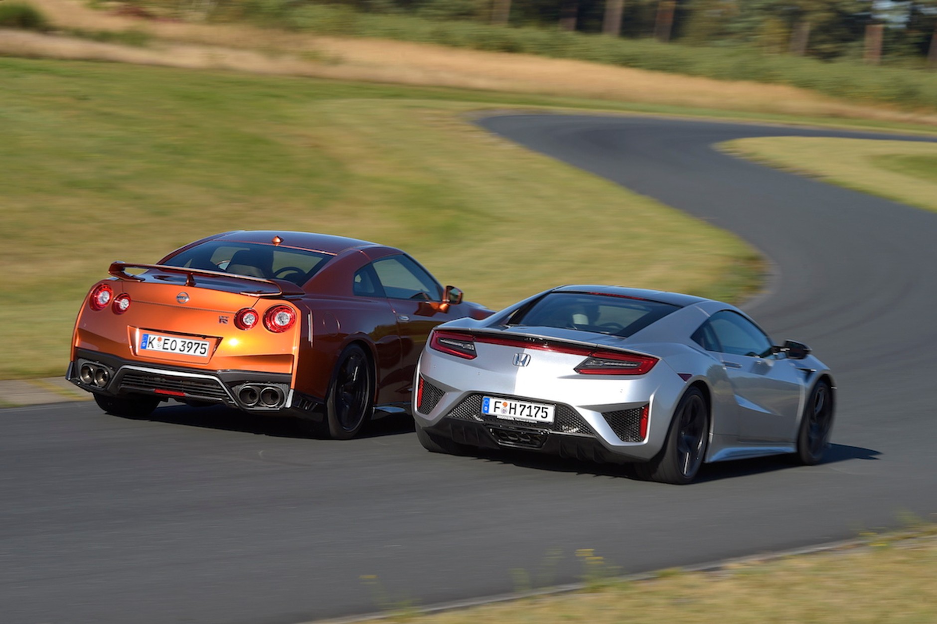 Honda NSX kontra Nissan GT-R