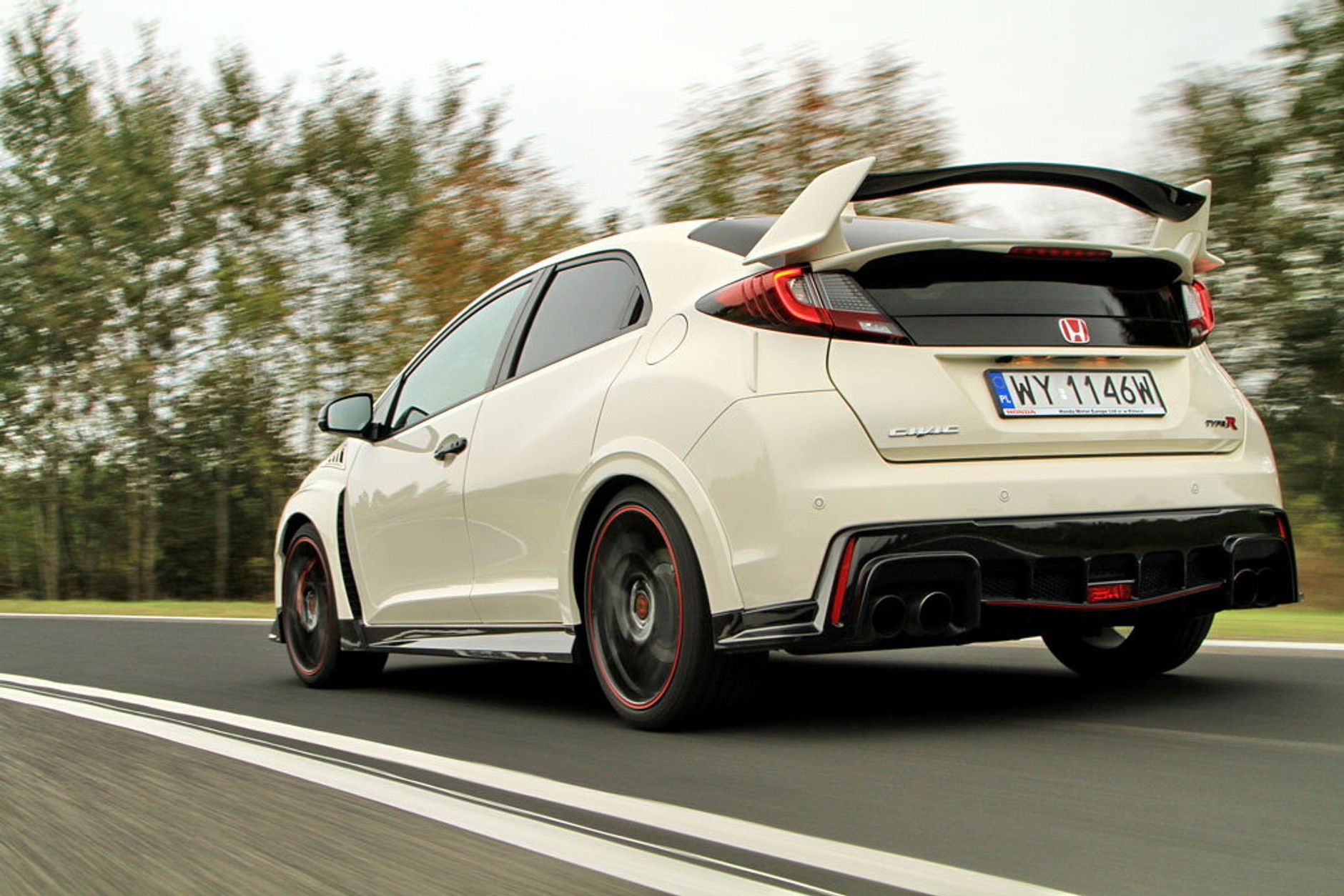 Honda Civic Type R - mroczny rycerz