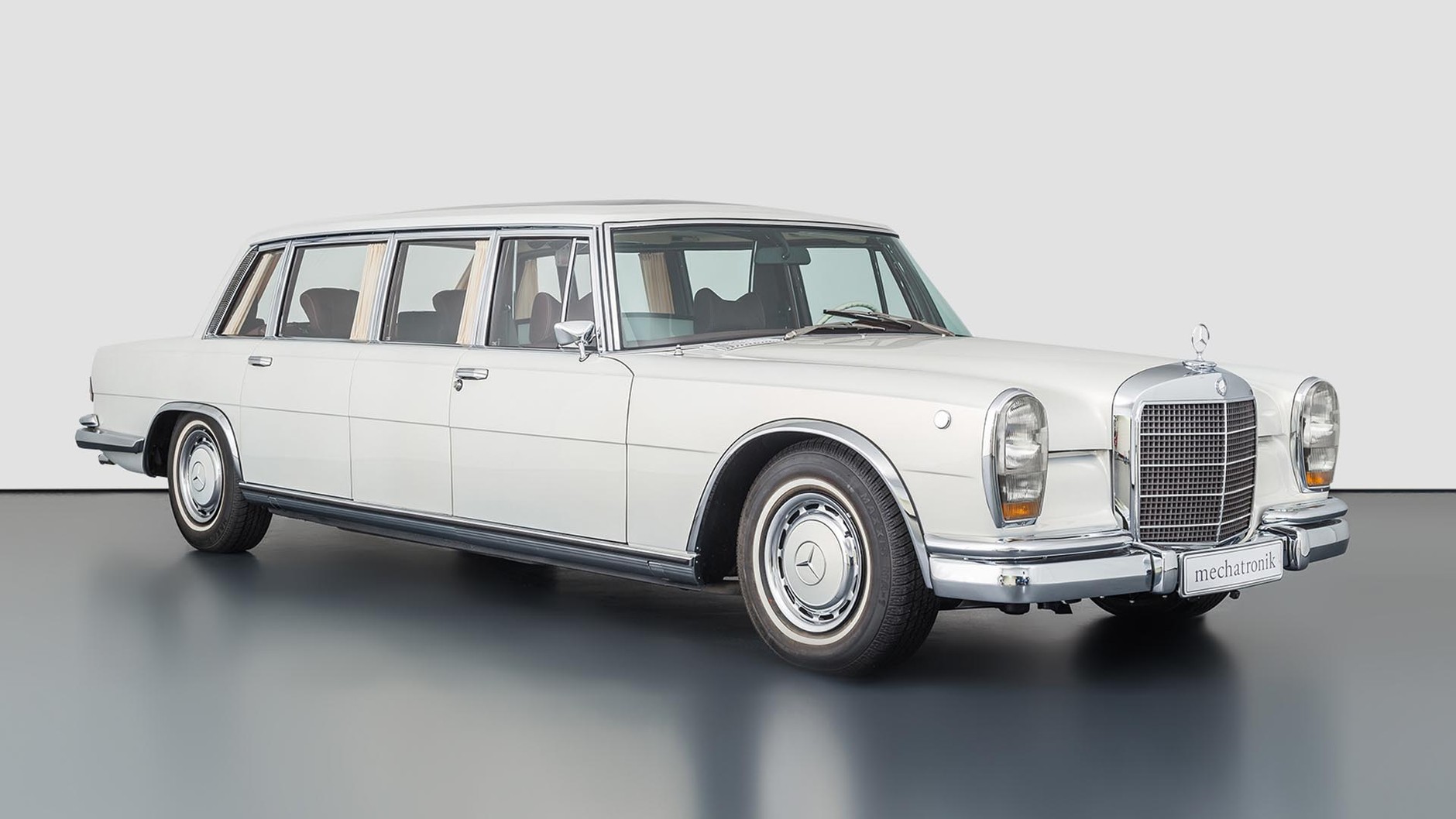 Mercedes-Benz W 100 600 Pullman 1 of 1 restomod