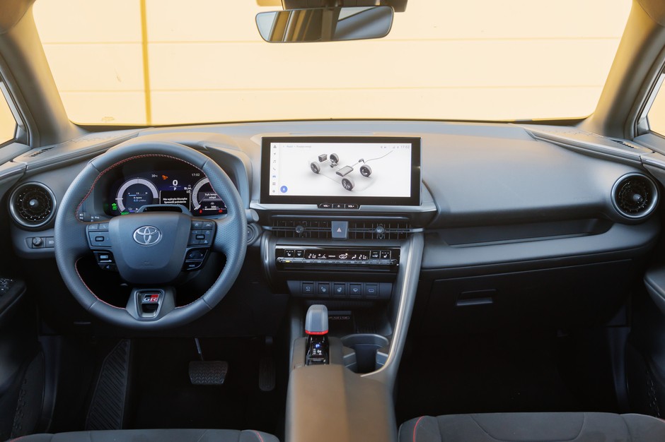 2024 Toyota C-HR PHEV