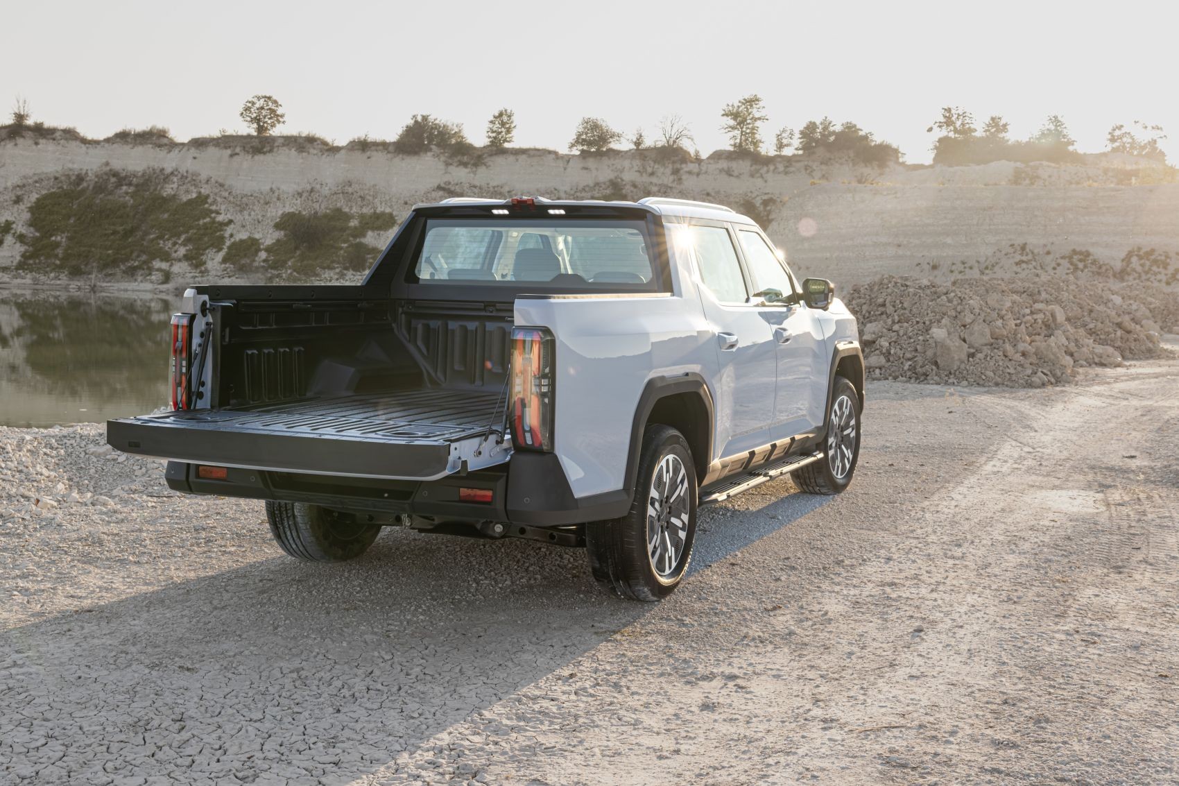 Maxus eTerron 9 przewiezie ładunek o wadze 620 kg