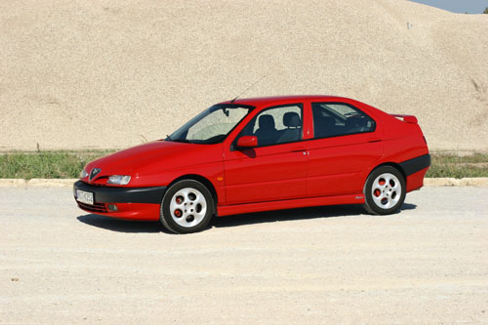 Alfa Romeo 146 - styl i charakter za rozsądne pieniądze