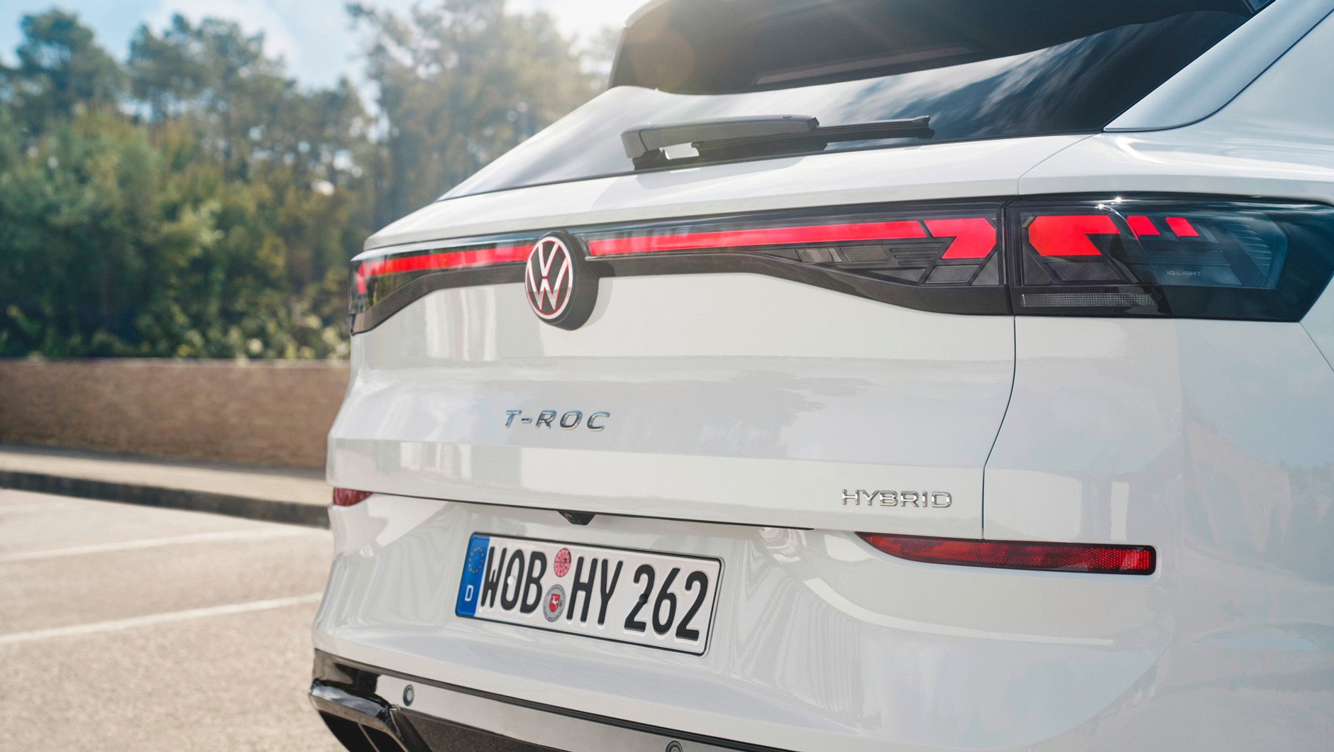 Pełną hybrydę Volkswagena rozpoznacie po emblemacie "Hybrid"