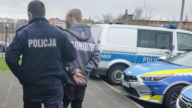 Włamał się do Opla i ukradł najdziwniejszą rzecz, jaką mógł