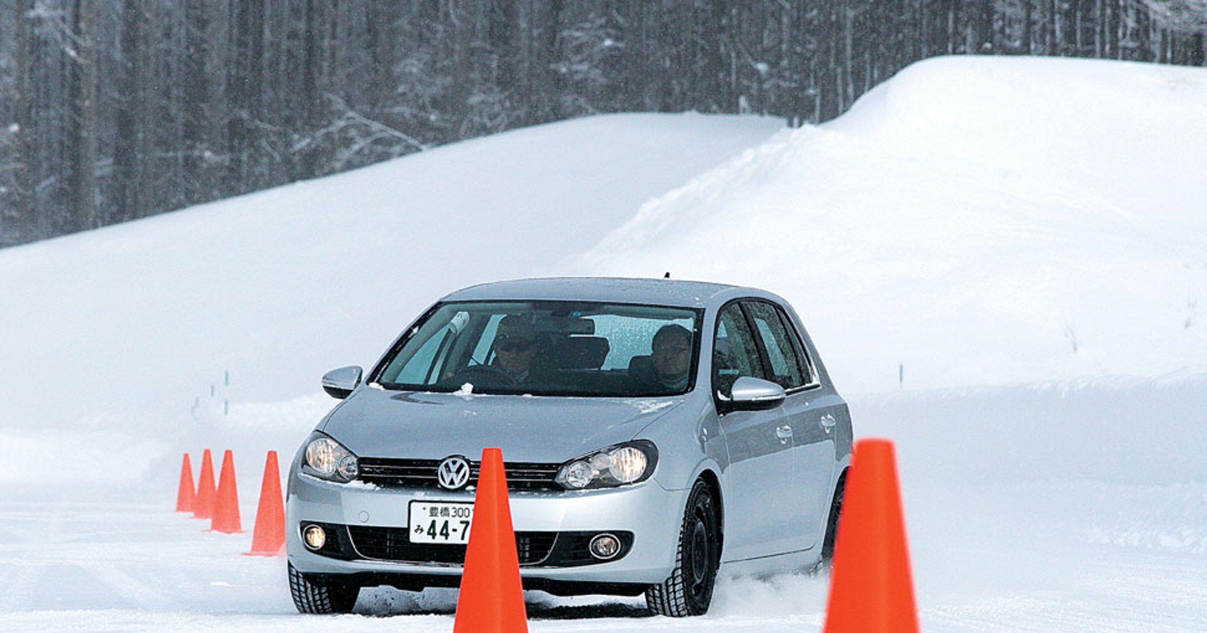 Potrzebne jak ciepła czapka: Test opon zimowych w rozmiarze 195/65 R 15 T/H