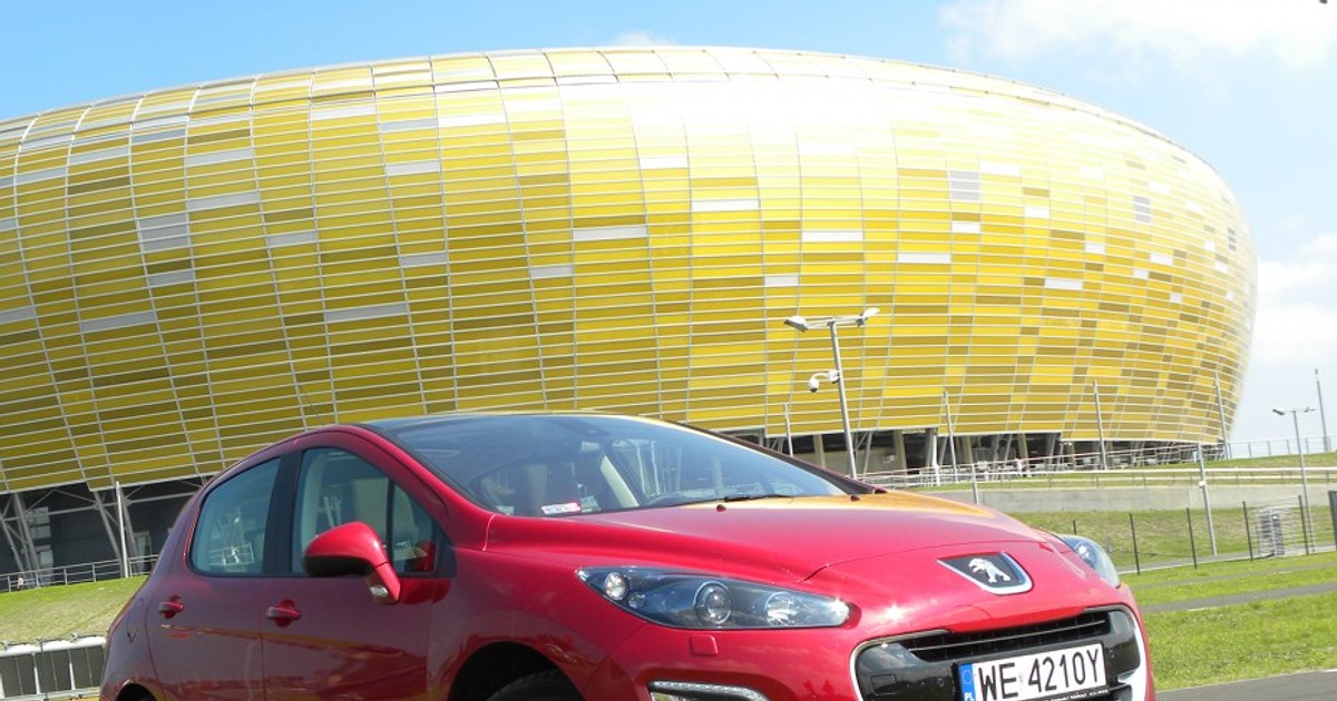Peugeot 308 FL: Świeża twarz
