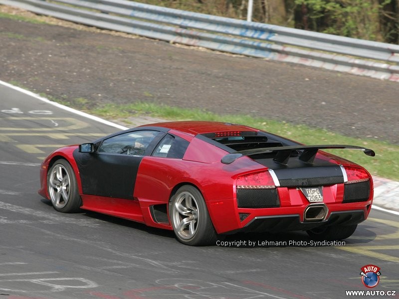 Zdjęcia szpiegowskie: duże Lambo bez zbędnych kilogramów