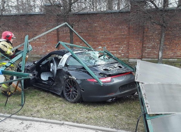 Serwis nie podjął się naprawy Porsche 911 z Łodzi. Auto było praktycznie nowe