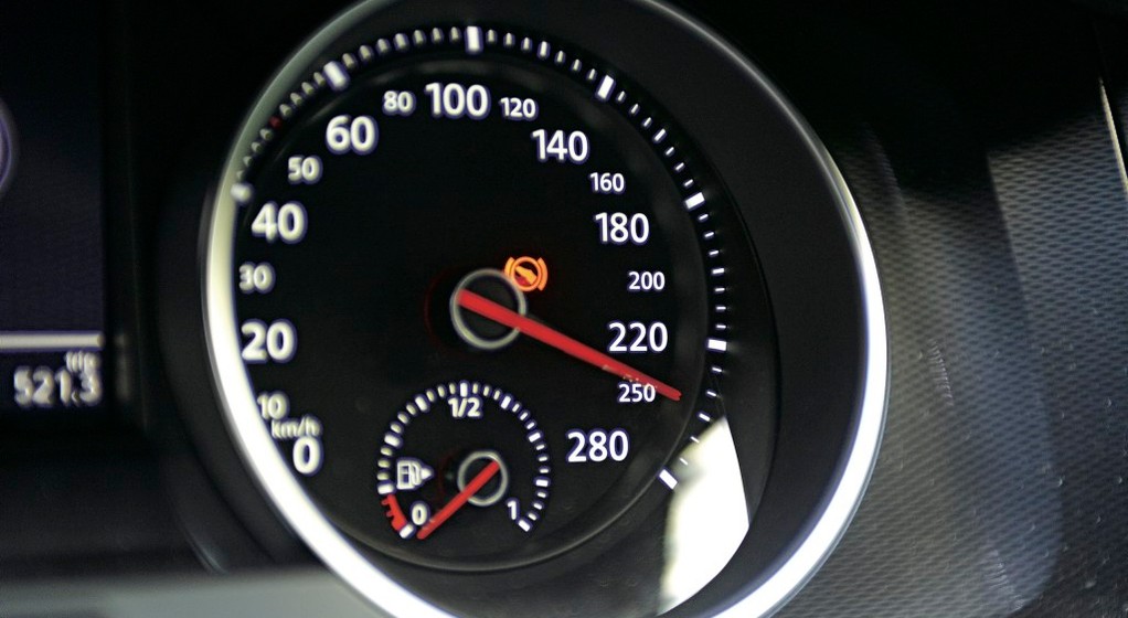 VW Golf 2.0 TDI GTD, prędkościomierz