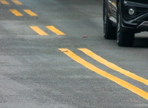 Zignorowałeś żółte linie na drodze? Szykuj się na mandat