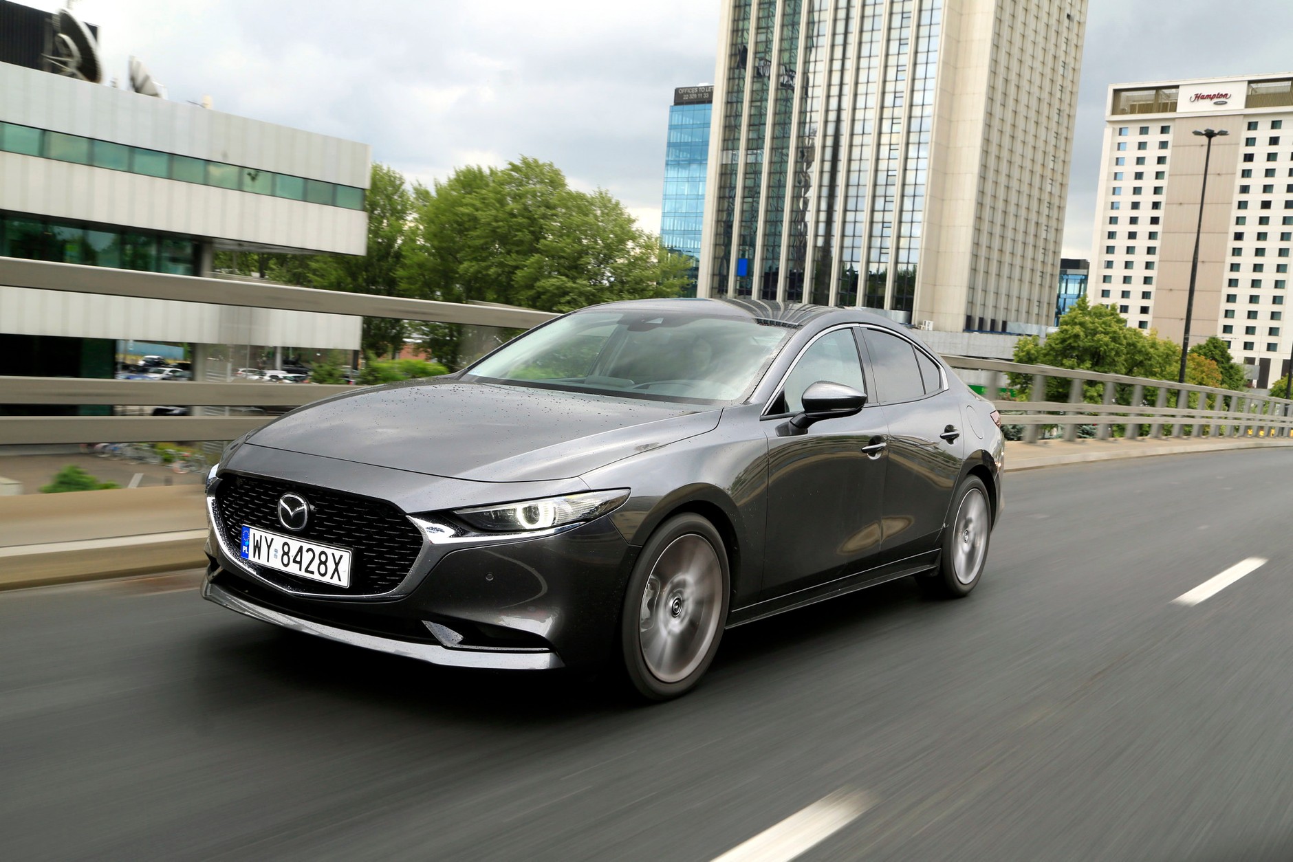 Mazda 3 Sedan 2.0 Skyactiv-G Hikari