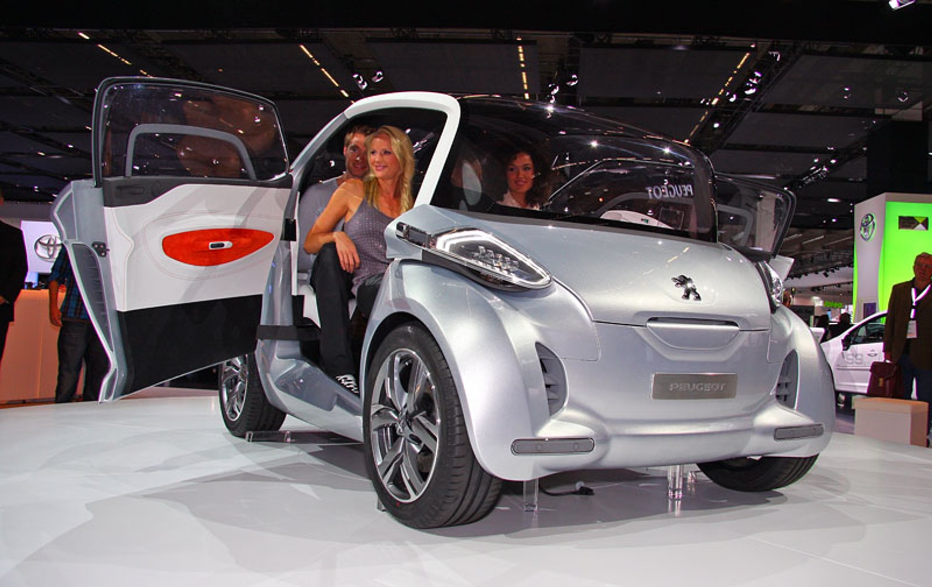 IAA Frankfurt 2009: Peugeot BB1 - wygodny, ale typowo miejski (fotogaleria)