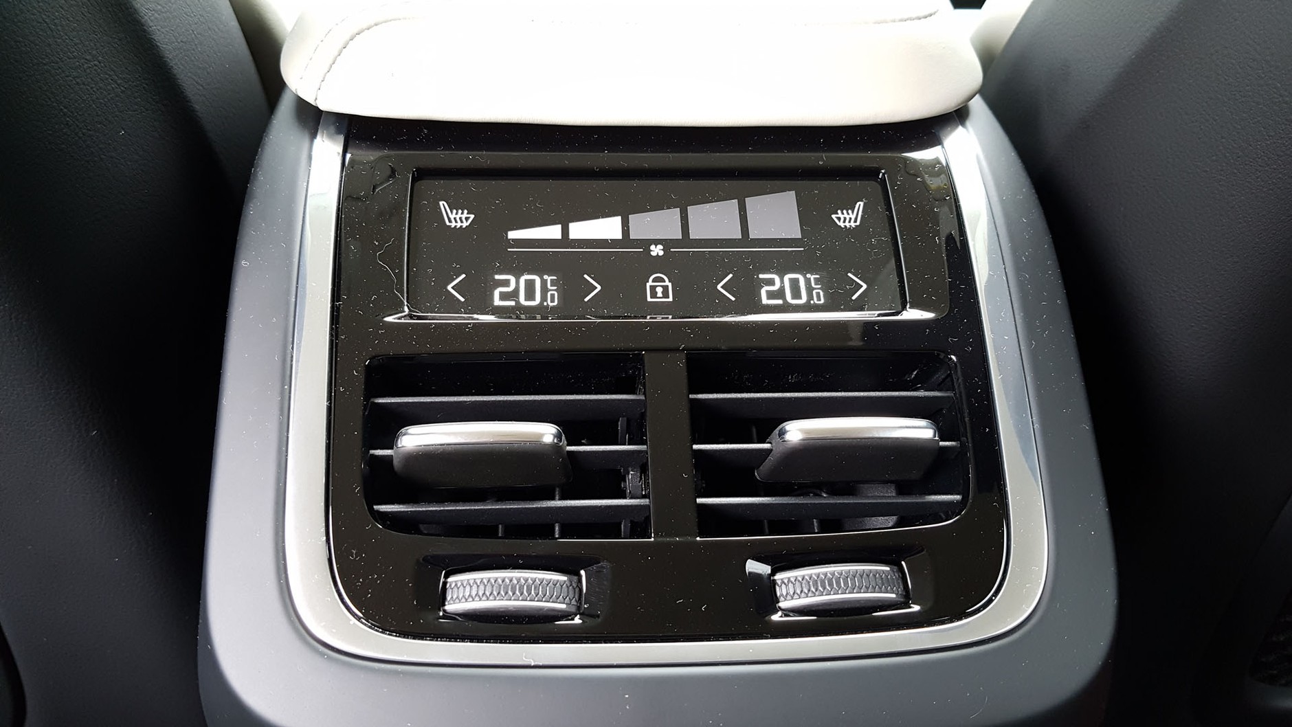 XC60 - mówisz Volvo, myślisz bezpiecznie