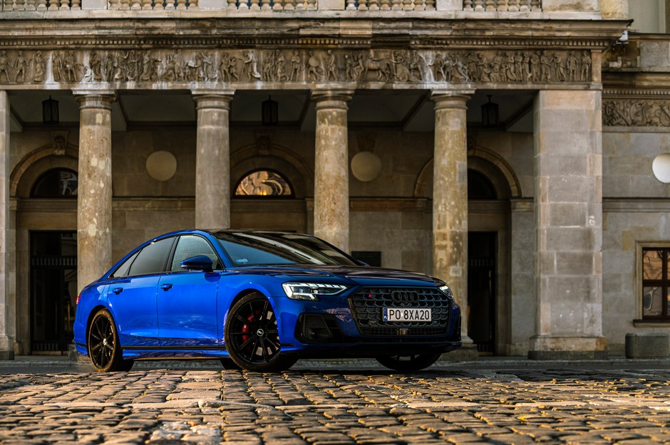 Audi S8