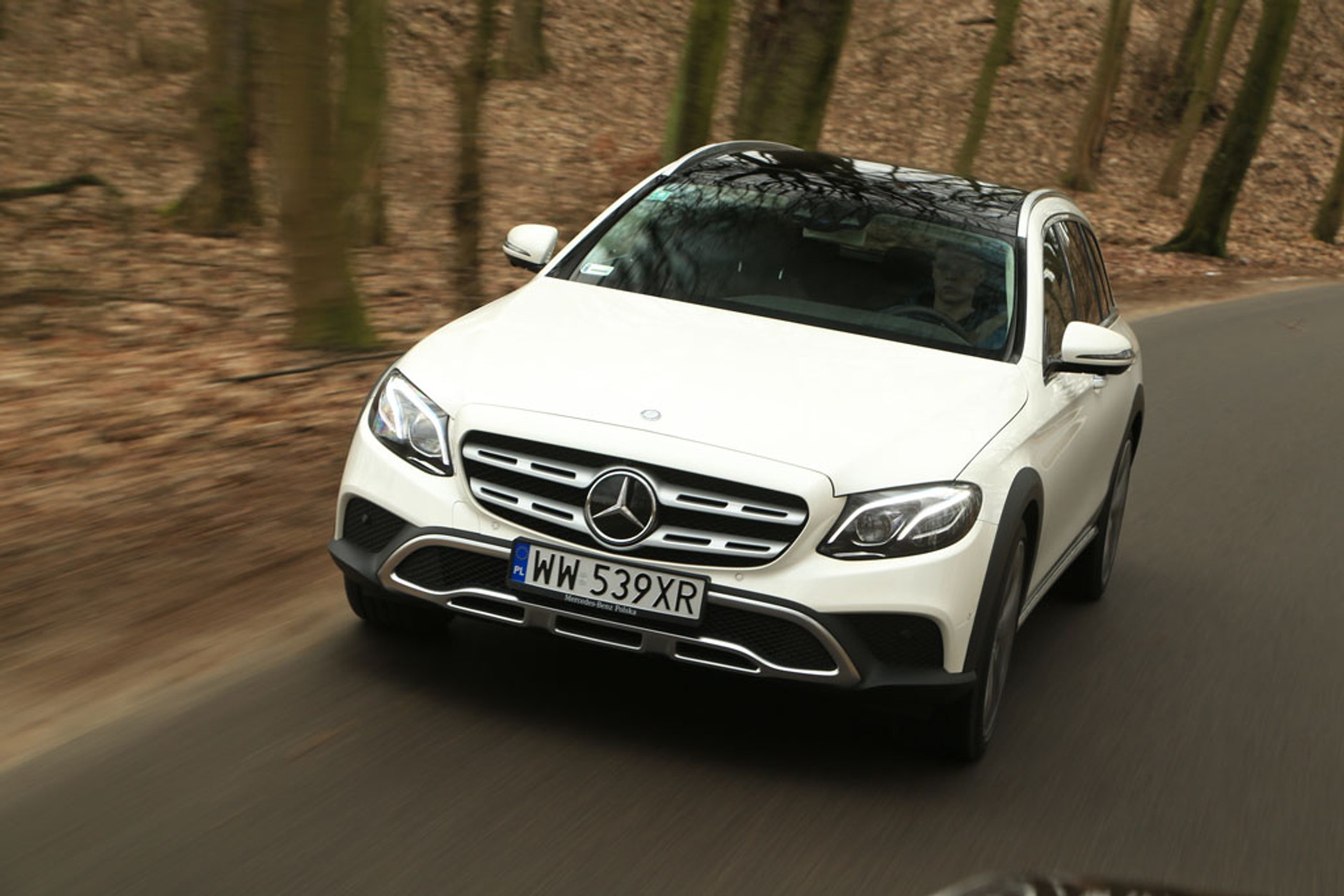 Volvo V90 Cross Country kontra Mercedes All-Terrain - który jest lepszy na każdą drogę?