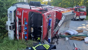 Strażacy jechali do pożaru. Rozbili się po drodze