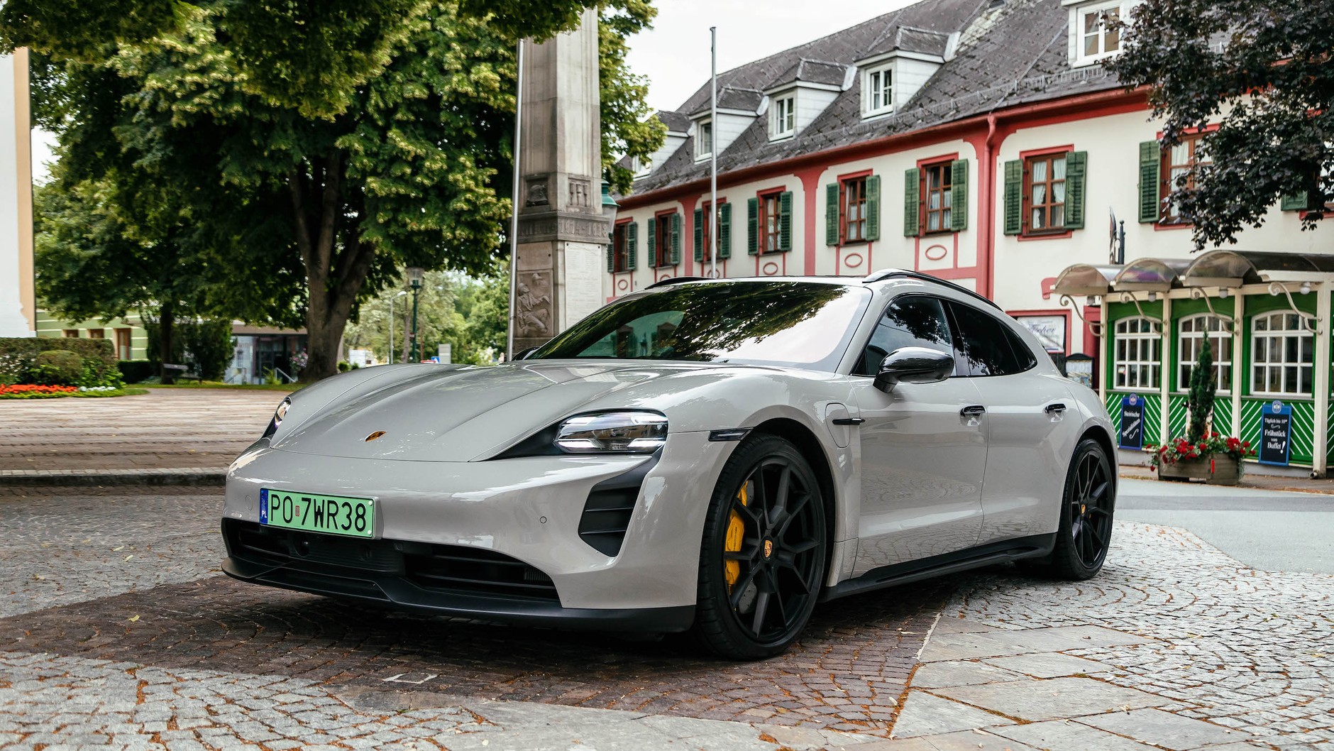 Podróż Porsche Taycanem i Audi e-tronem GT do Chorwacji