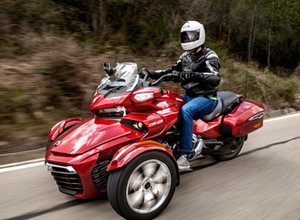 Ekstremalnym motocyklem bez prawa jazdy na motocykl? W Polsce to legalne!