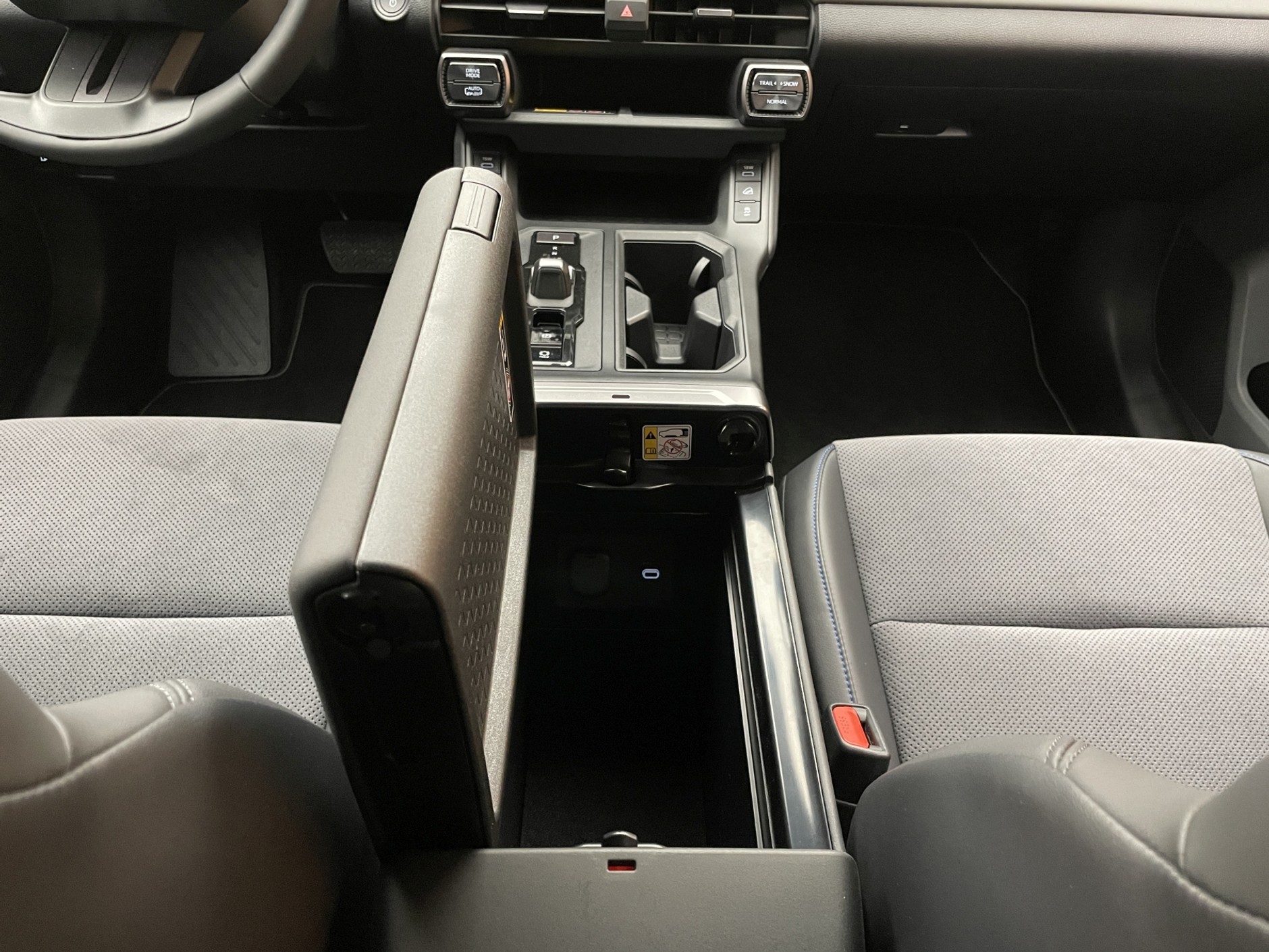 Nowa Toyota RAV4 (2025)