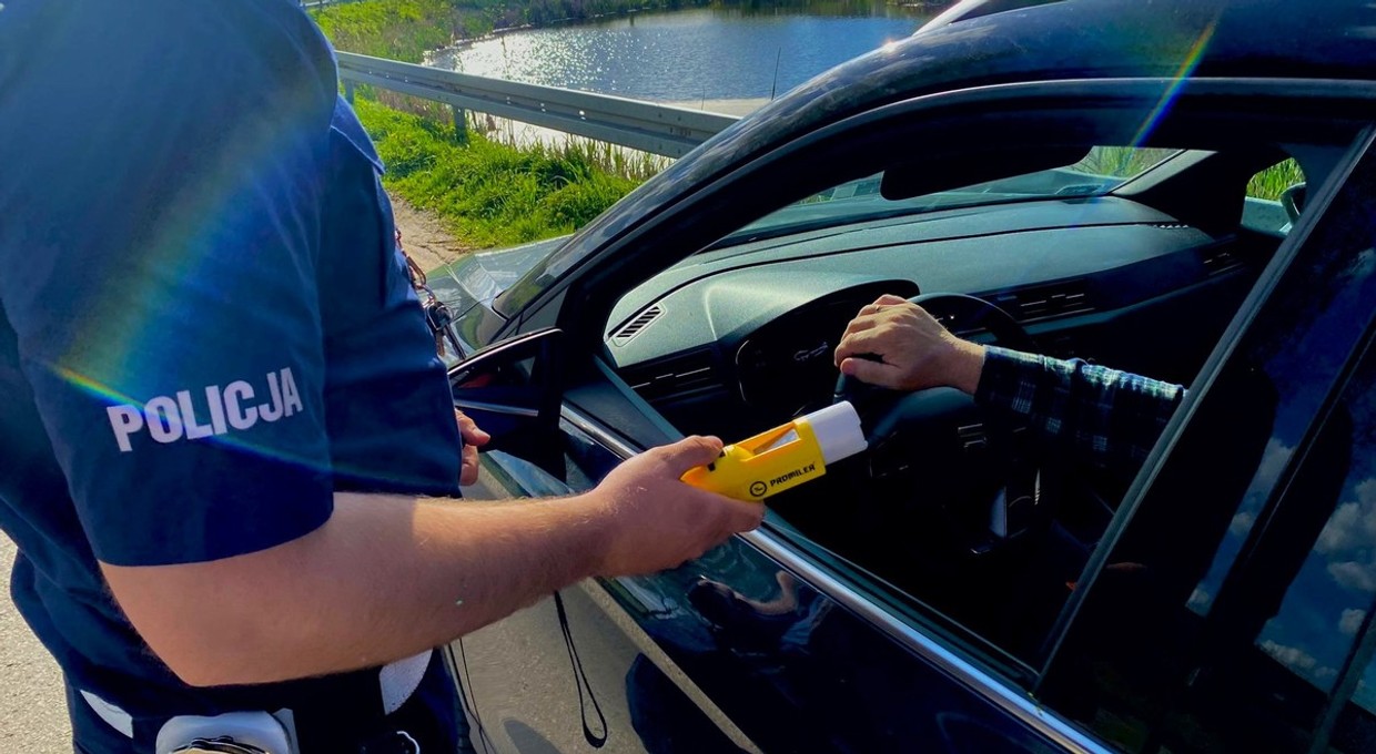 0,7 promila – ile trzeba wypić, żeby tyle pokazał alkomat?