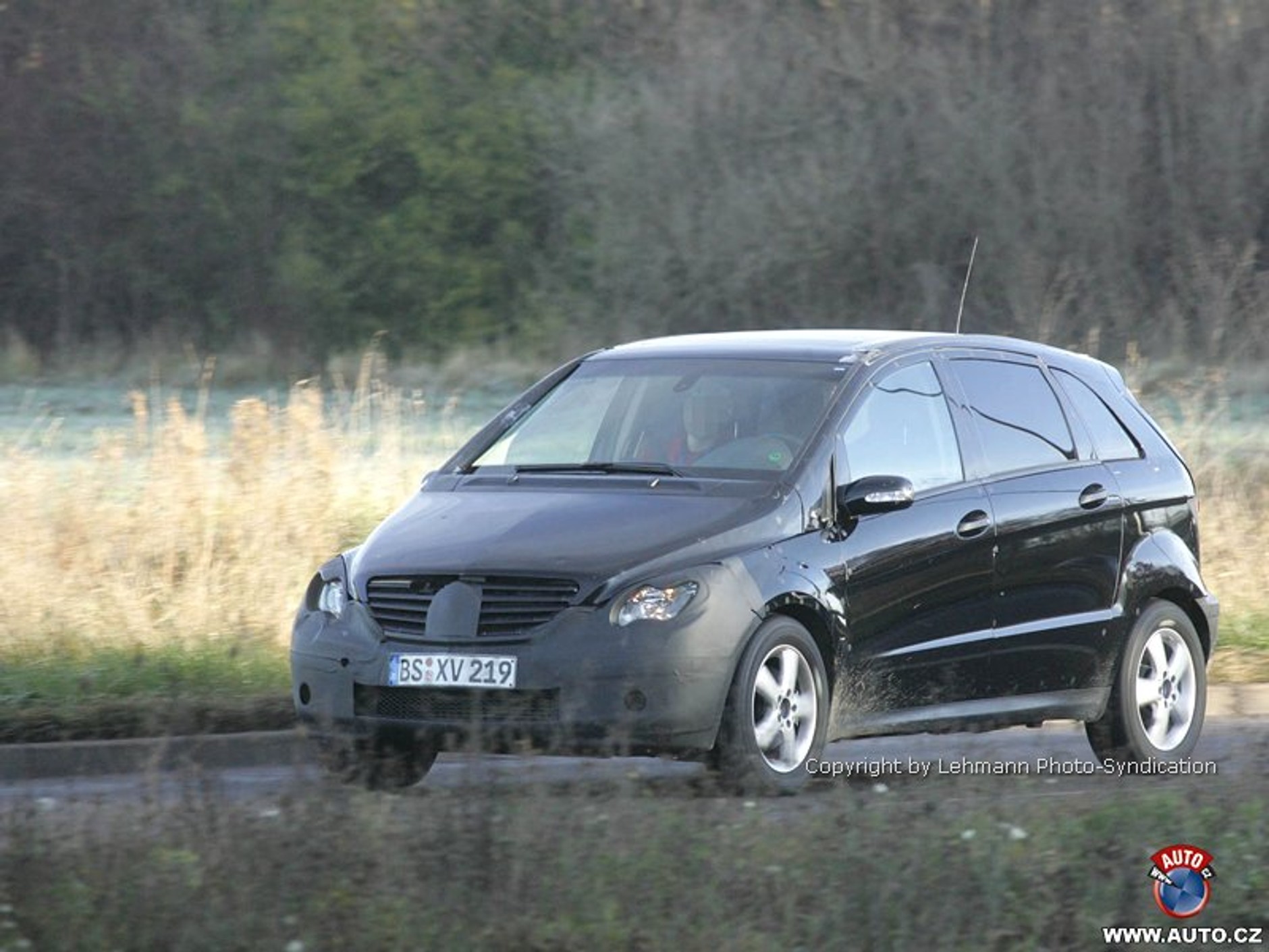 Zdjęcia szpiegowskie: facelifting dla Mercedesa klasy B