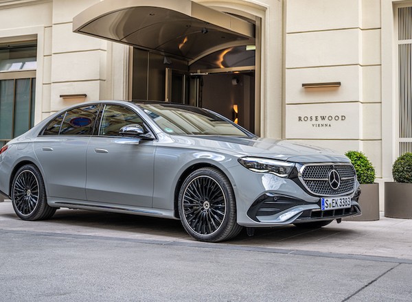 Nowy Mercedes Klasy E to ostatnia generacja ze spalinowym napędem. Mamy zdjęcia wersji kombi