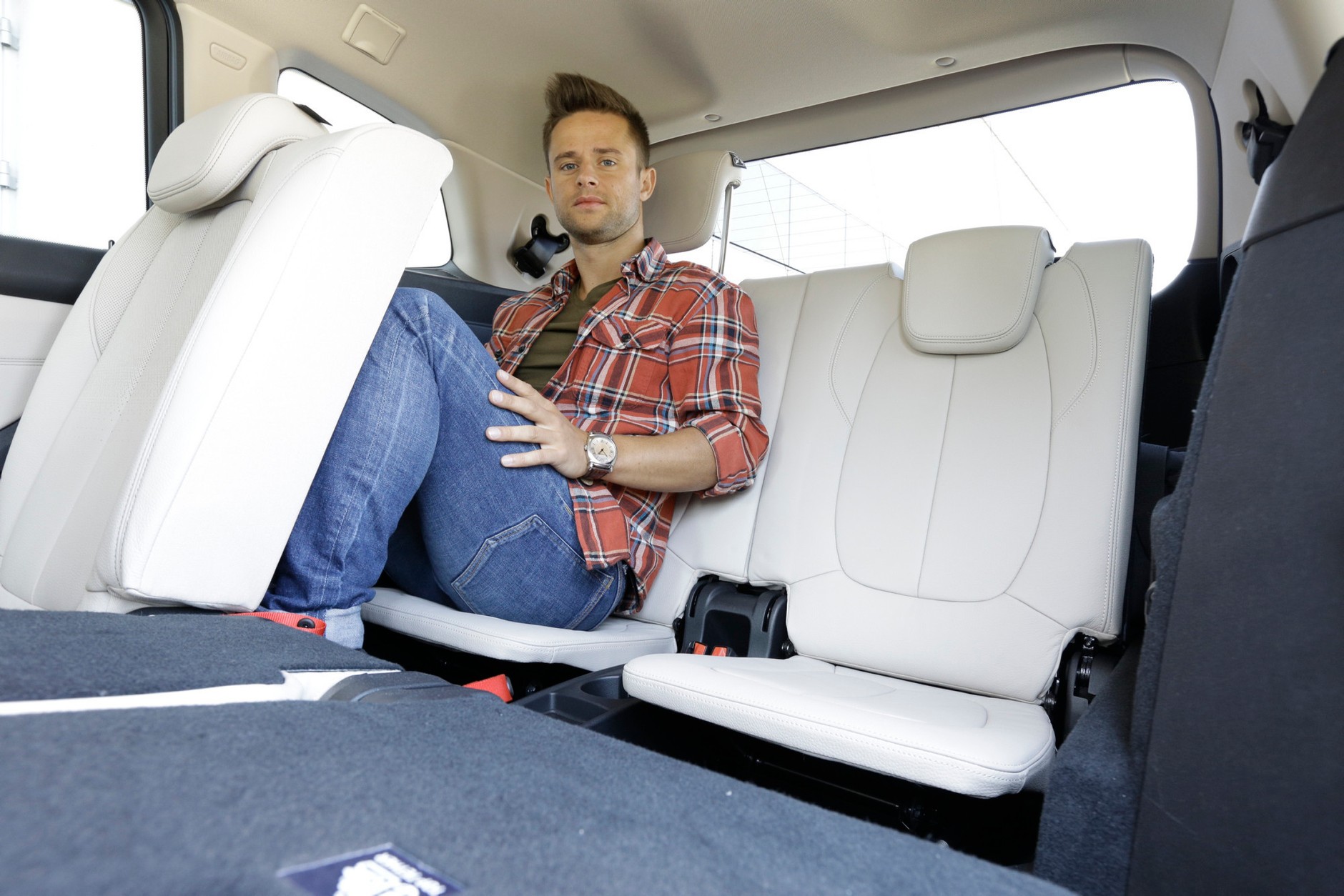 17. BMW serii 2 Gran Tourer - cena od 118 900 zł. Trzeci rząd siedzeń za dopłatą 3581 zł.