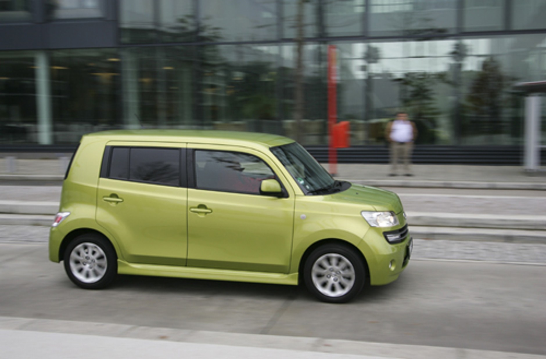 Daihatsu Materia 1.5 - Mały hip-hopowiec z Japonii