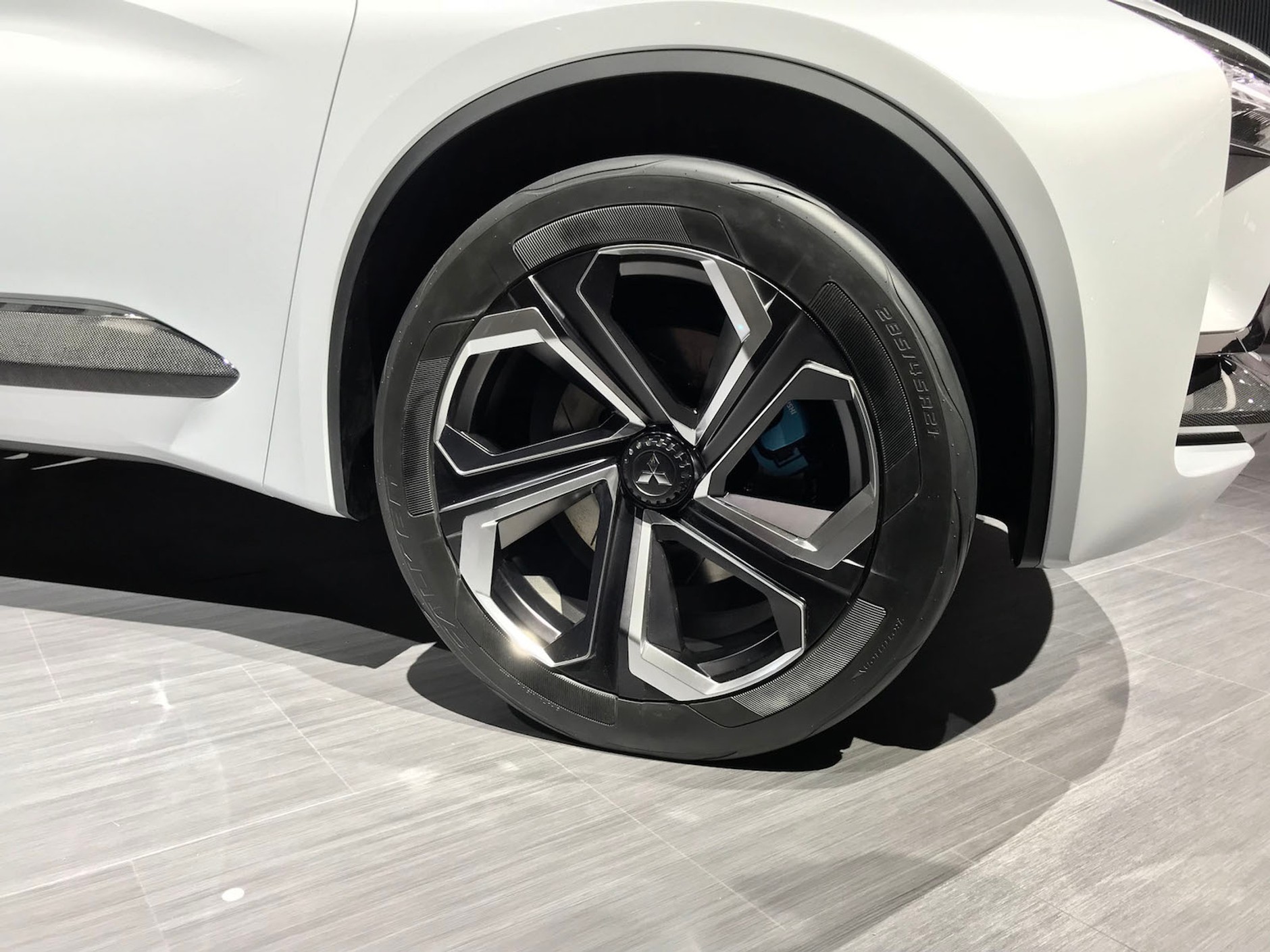 Mitsubishi e-Evolution concept