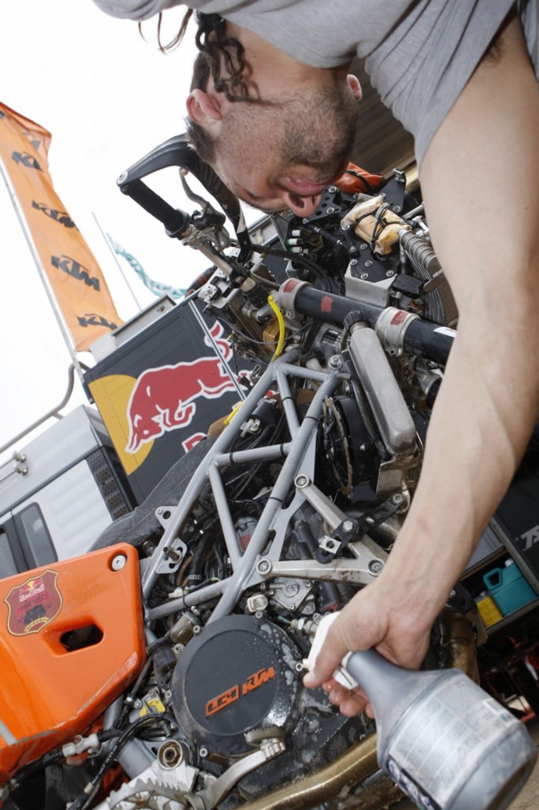 Rajd Dakar 2010: Przygoński goni najlepszych, pech Hołowczyca (9. etap na żywo, wyniki, foto)