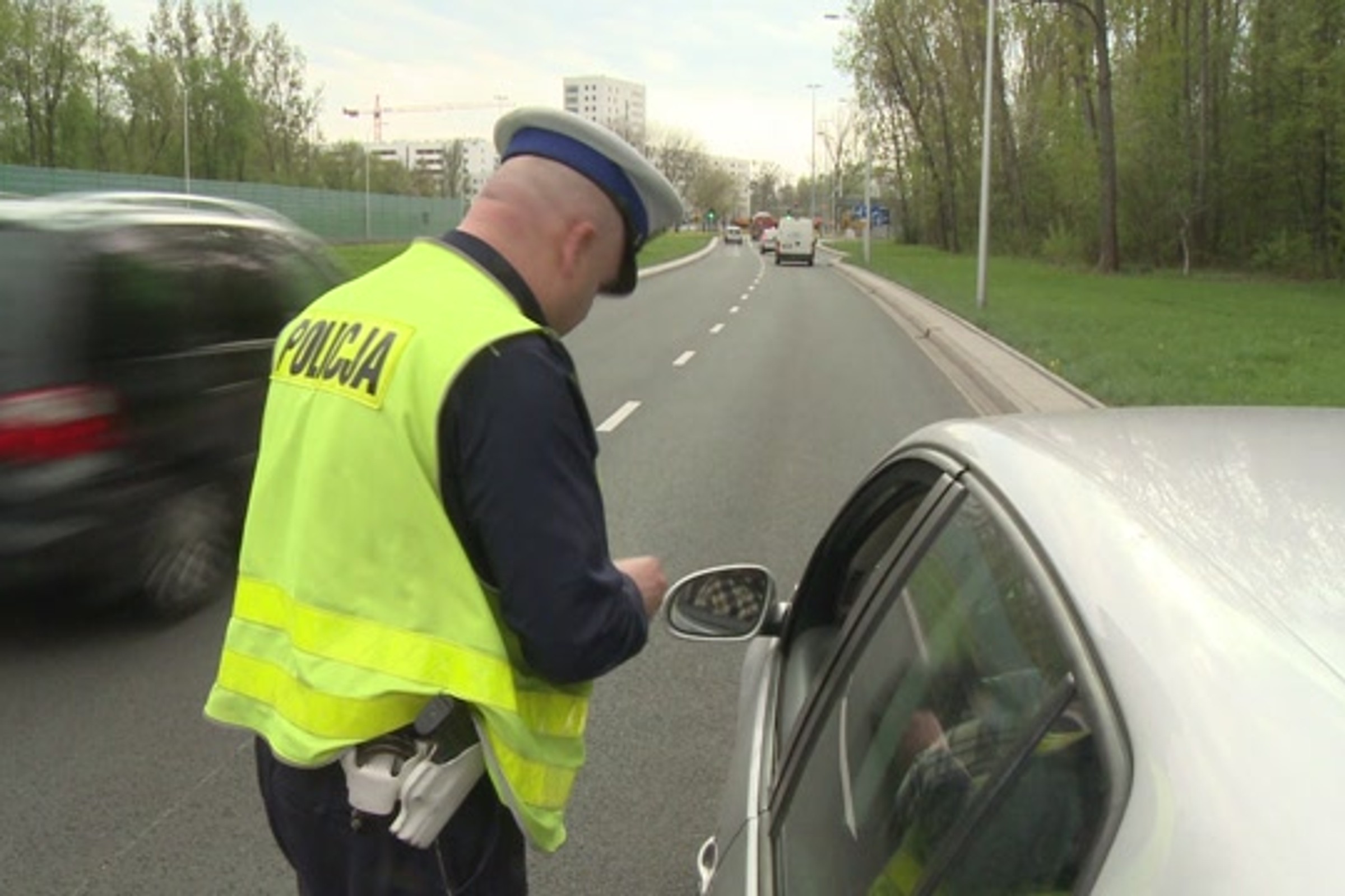 W tej sytuacji nie przyjmuj mandatu! Tak ocalisz swoje prawo jazdy. Politycy przeoczyli to przypadkiem czy specjalnie?