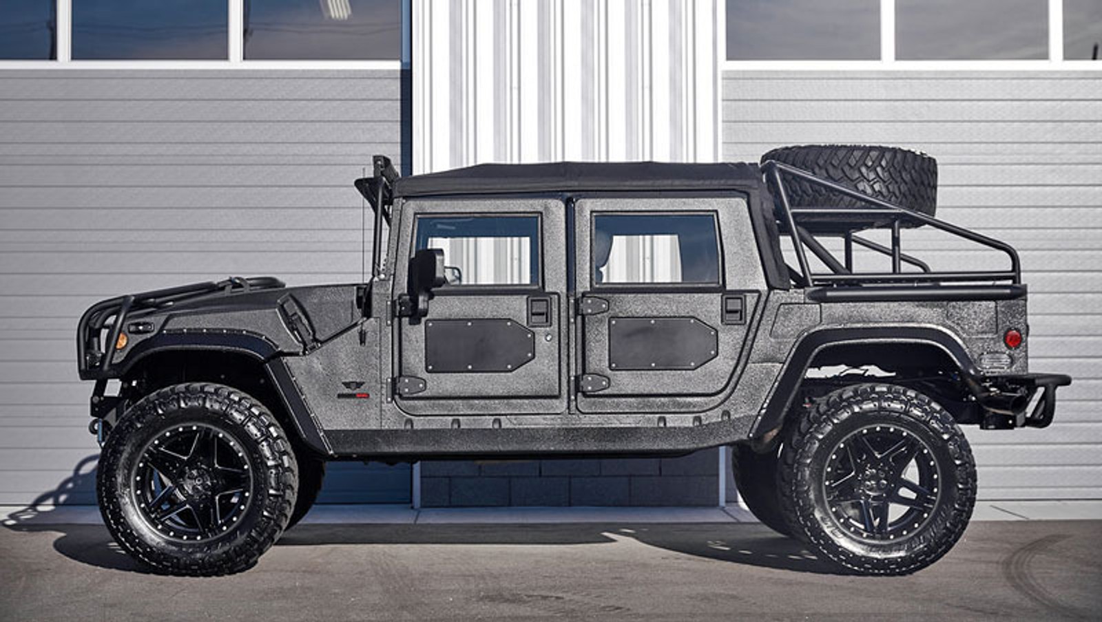 Hummer H1 Launch Edition
