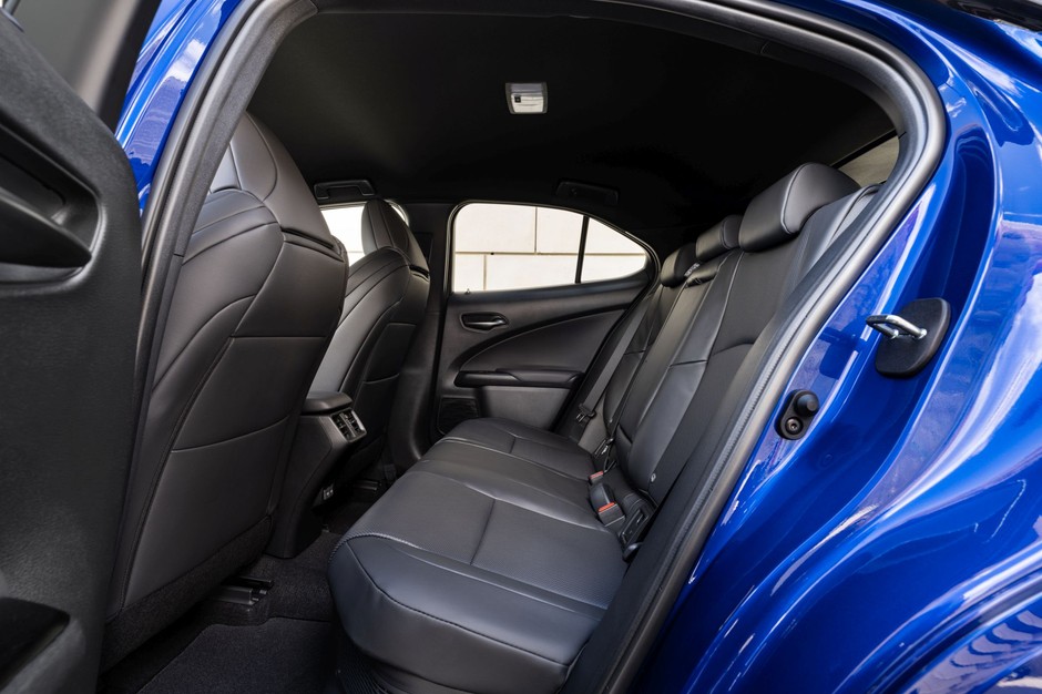Lexus UX 300h