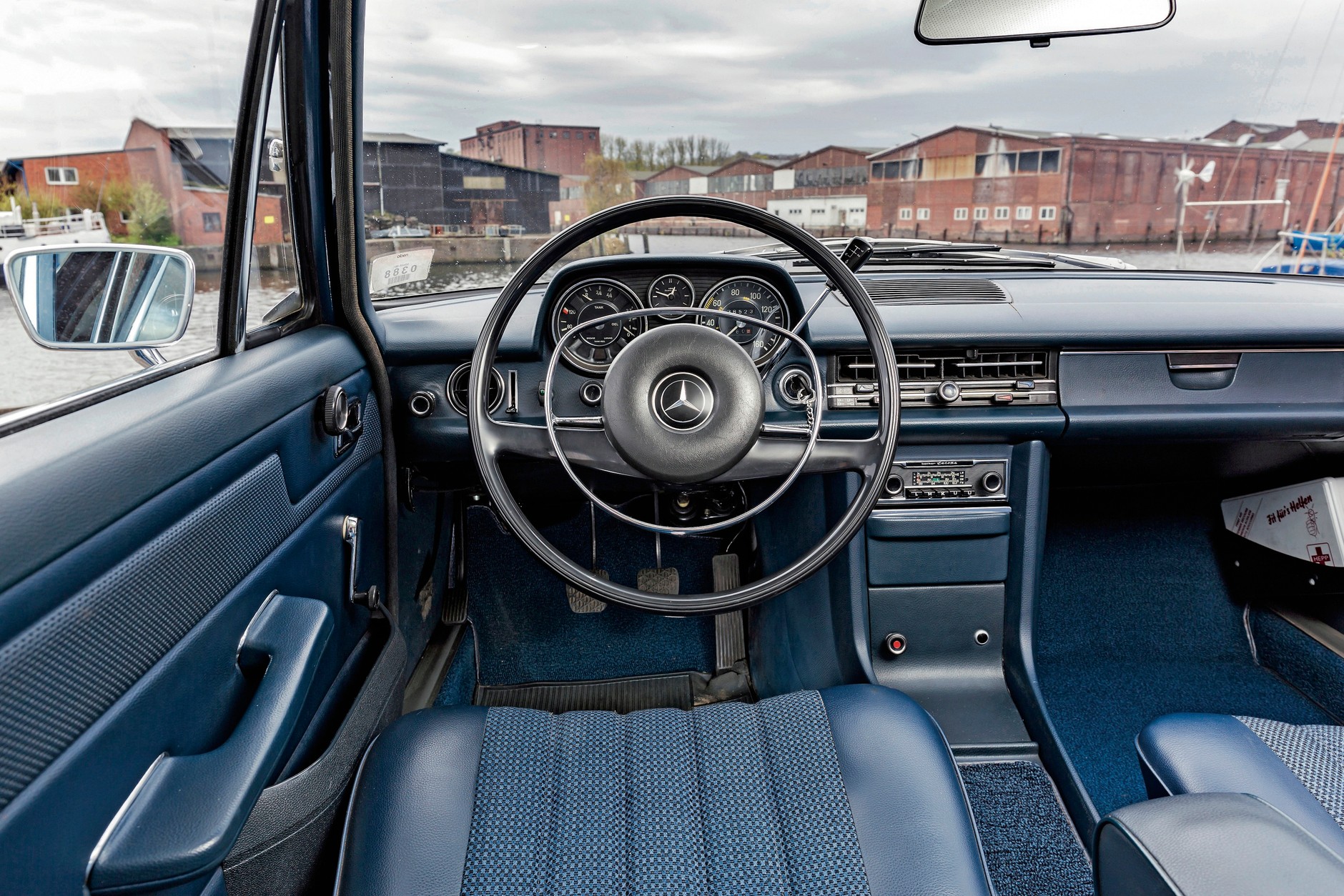 Mercedes-Benz W115 200 D