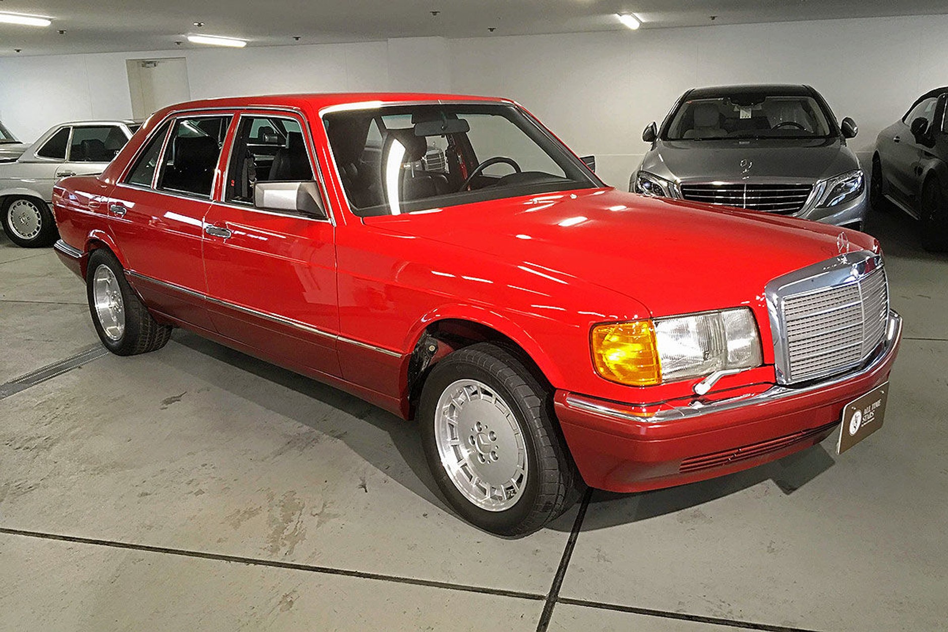 Mercedes Benz 560 SEL